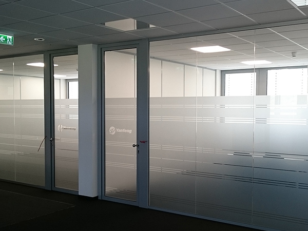 Montage vor Ort - Horn Individualdruck