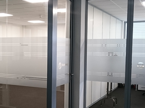 Montage vor Ort - Horn Individualdruck